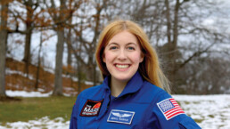 Astronauta Abby, Diretora Executiva 